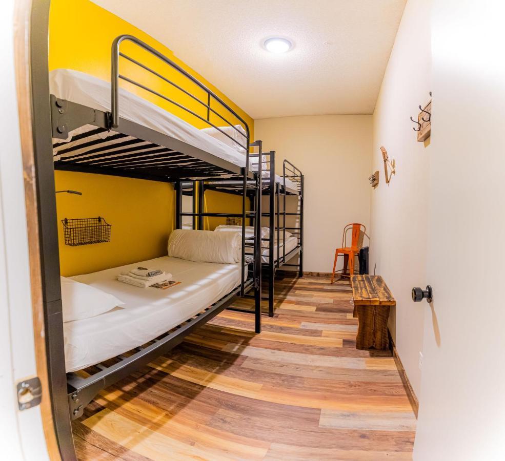 Pintler'S Portal Hostel Anaconda Bagian luar foto